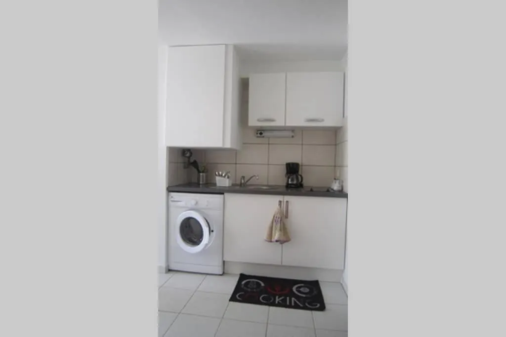 Studio Meuble 30 M2 La Londe Les Maures , 900 M Des Plages Apartment
