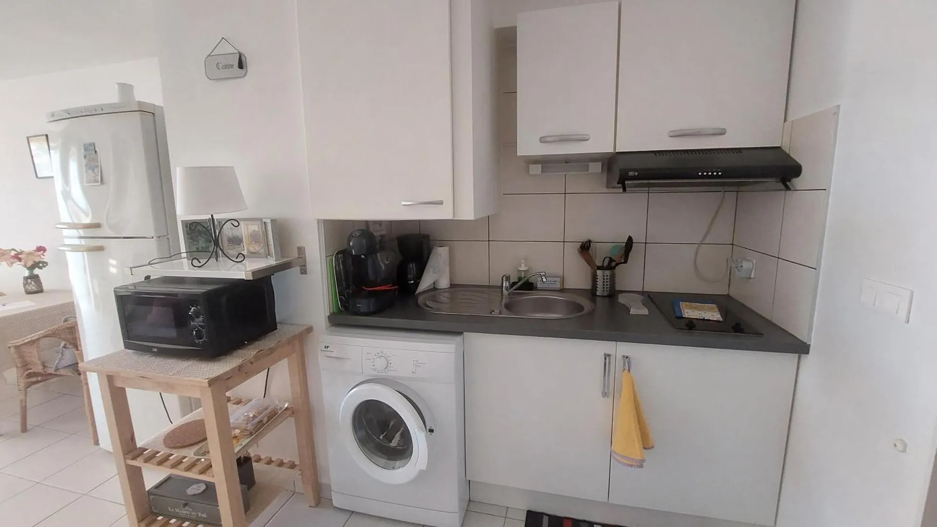 Studio Meuble 30 M2 La Londe Les Maures , 900 M Des Plages Apartment